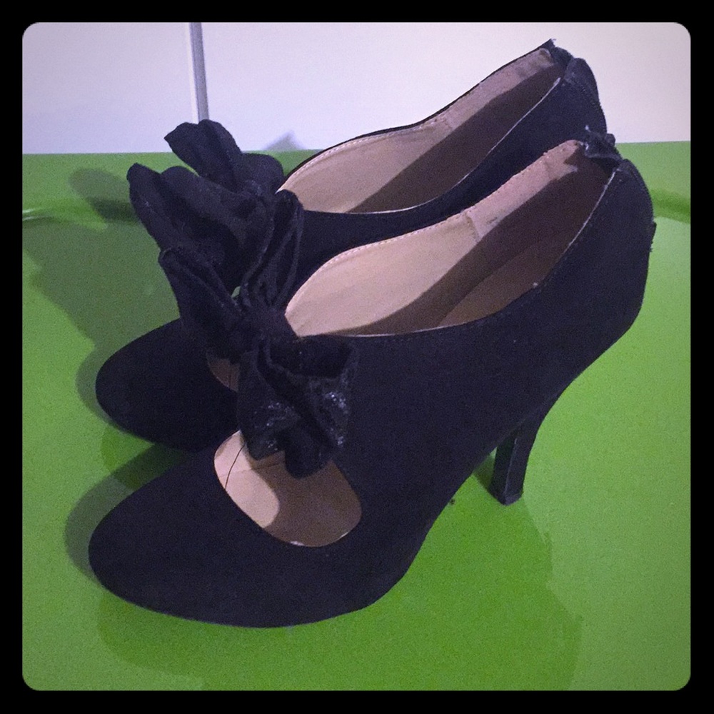 Suede black Heel with bow